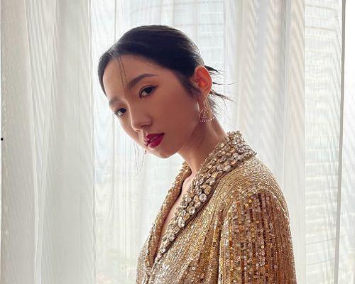 孟美岐吃瓜娱乐,揭秘明星幕后生活点滴