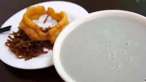 娱乐吃瓜酱豆汁视频,揭秘网红美食背后的故事